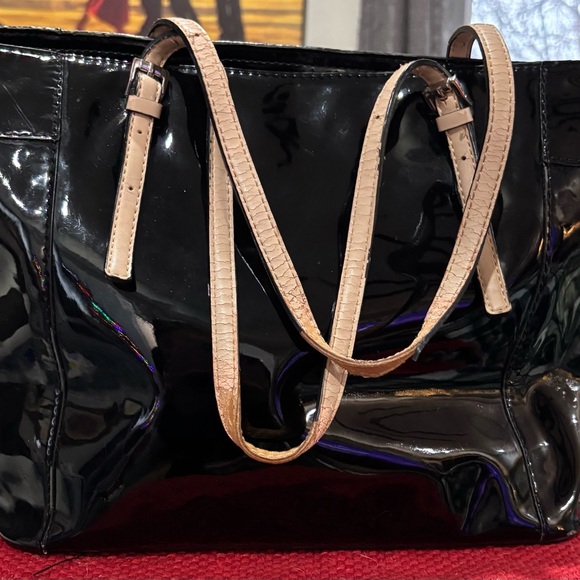 Guess Bag - Picture 2 of 4